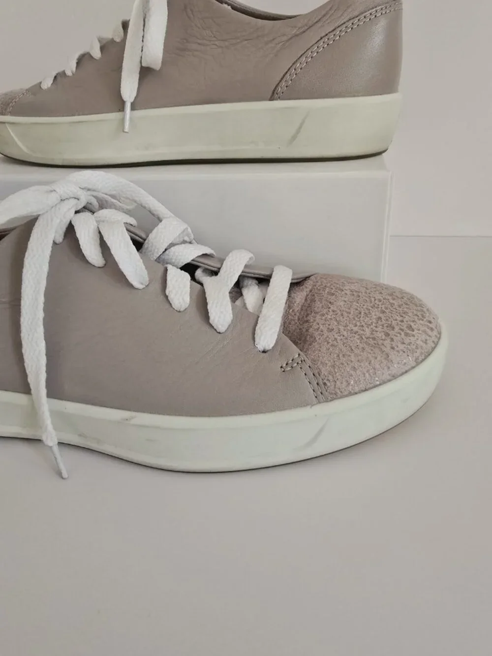 Ecco Soft 7 Grey Gray Lace Up Leather Shoes Sneakers Size 7 Womens Embossed
